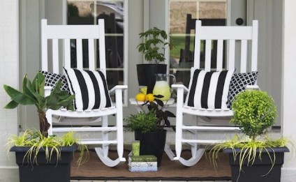 Patio Oasis Patio Oasis contrast - plant colors, black and white furniture